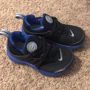 Toddler Nike’s Sz 9